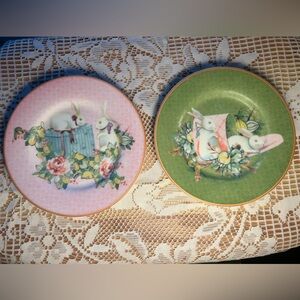 🐰Williams Sonoma Damask Bunny Appetizer/Bread Plates (6.5") - Set of 2🌷
